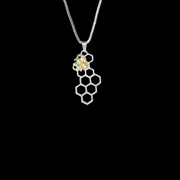 Bee on Honeycomb Pendant Necklace with Chain for Animal Lovers 10.5” - Picture 1 of 3
